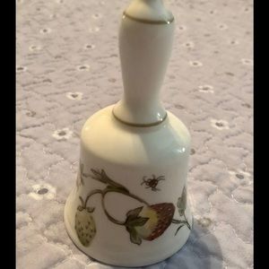 STRAWBERRY BELL COAL PORT BONE CHINA